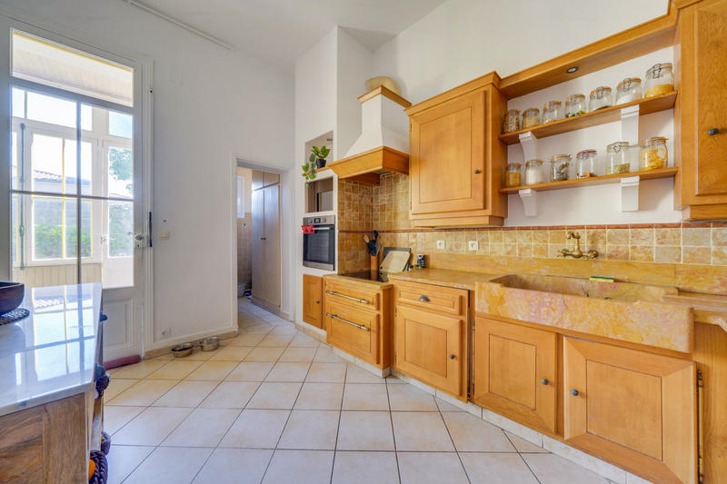 Maison - 200 m² - 8 pièces