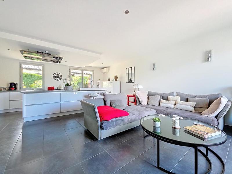 Maison - 102 m² - 5 pièces