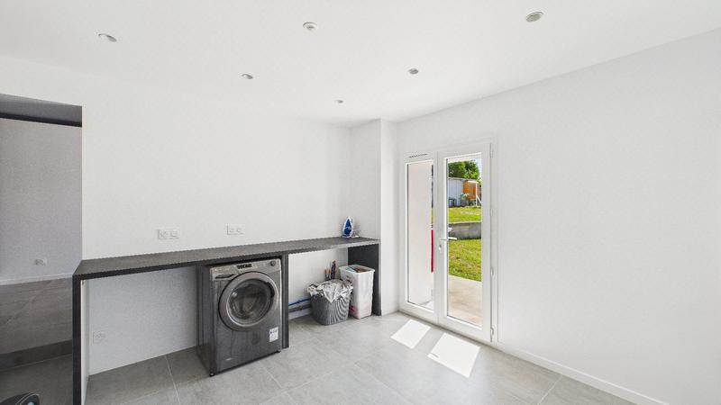 Maison - 210 m² - 7 pièces