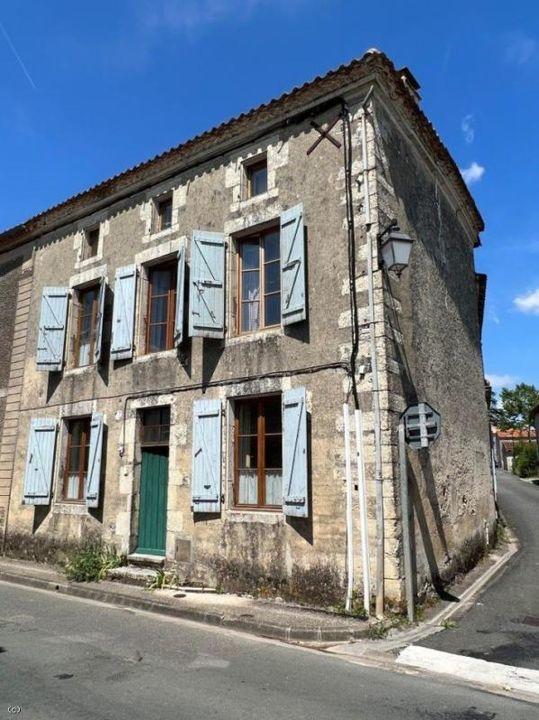Maison ancienne - 167 m² - 8 pièces