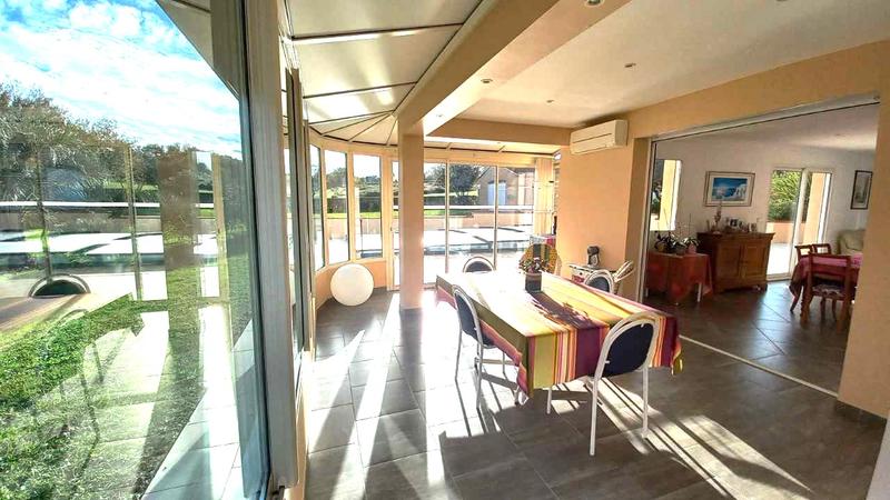 Maison - 194 m² - 6 pièces