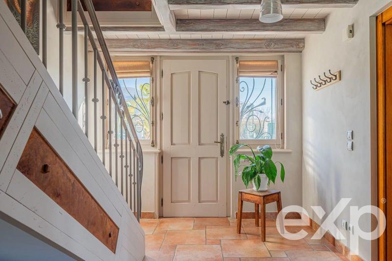 Maison - 393 m² - 12 pièces