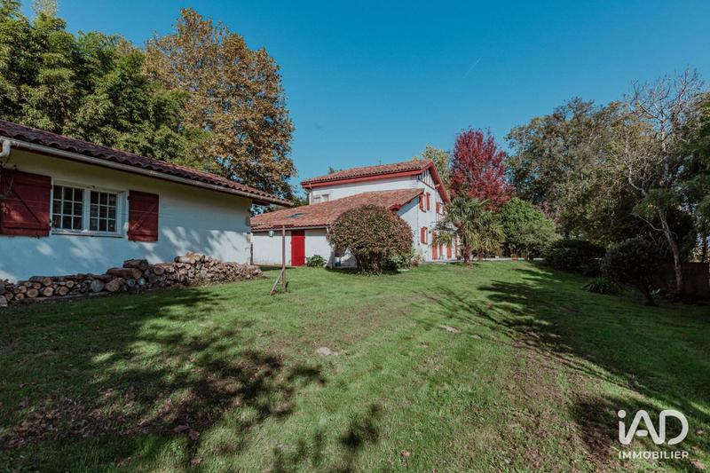 Maison - 229 m² - 6 pièces