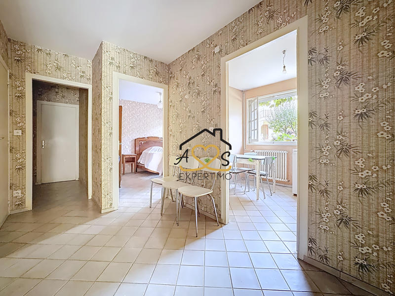 Maison - 240 m² - 11 pièces