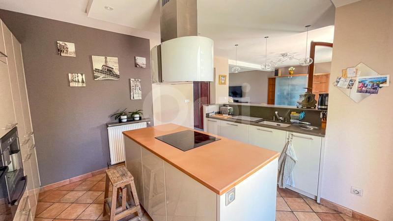 Maison - 150 m² - 6 pièces