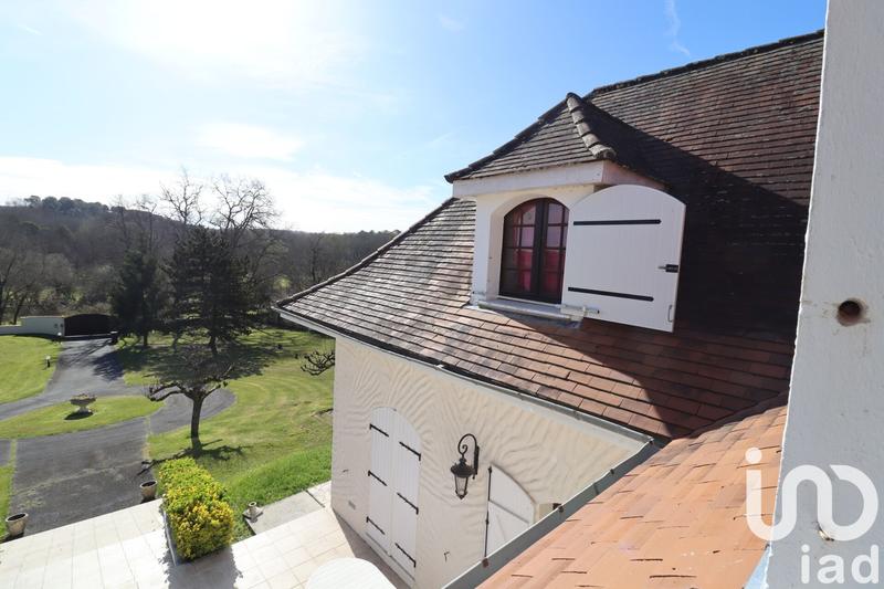 Maison - 240 m² - 6 pièces