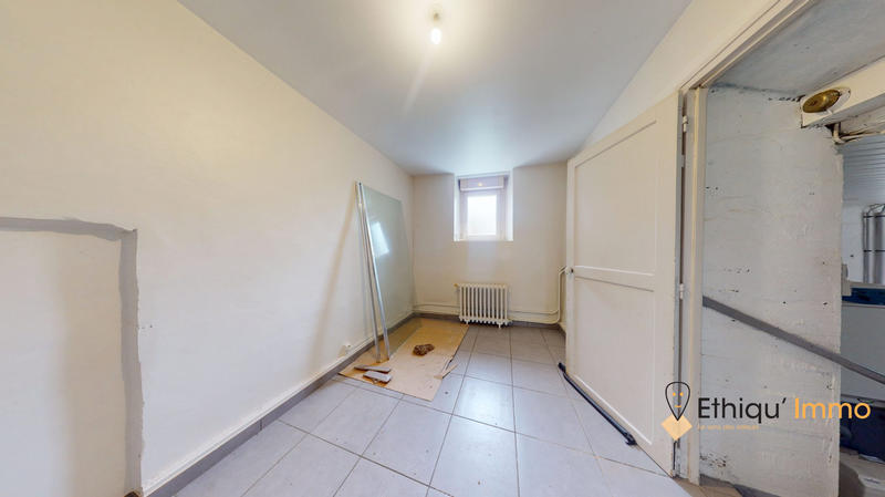 Maison - 148 m² - 9 pièces
