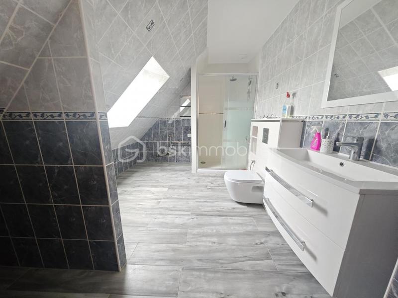 Maison traditionnelle - 122 m² - 5 pièces