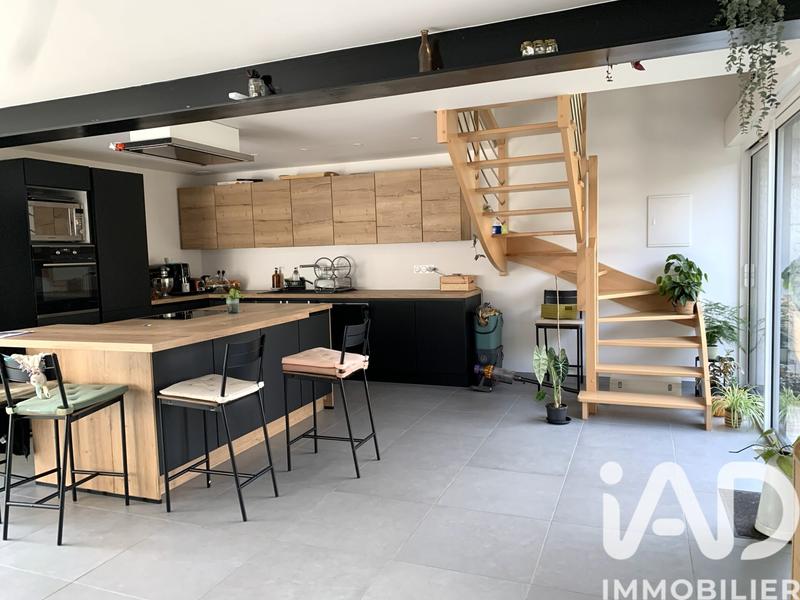 Maison - 180 m² - 7 pièces