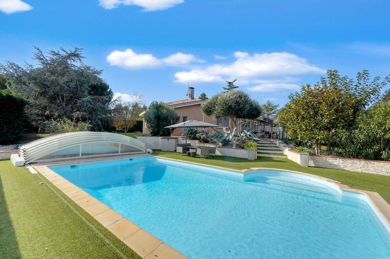 Maison - 195 m² - 7 pièces