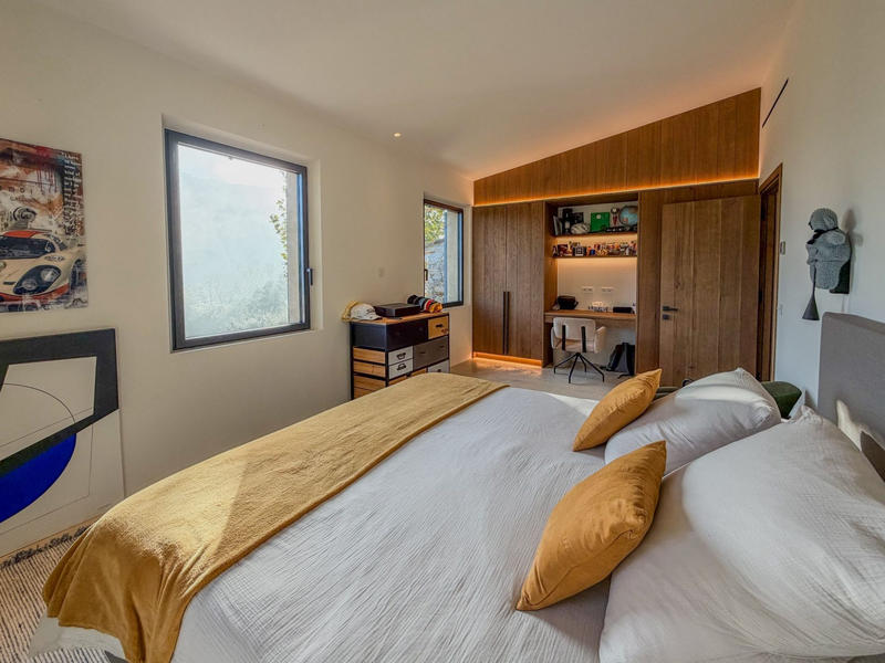 Maison traditionnelle - 245 m² - 5 pièces