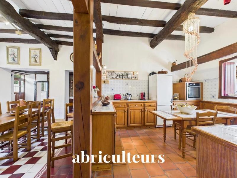 Maison ancienne - 235 m² - 8 pièces