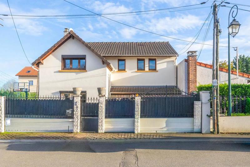 Maison - 133 m² - 6 pièces