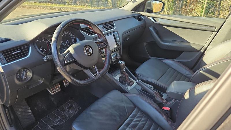 Skoda Octavia Combi Rs 2.0 TFSi 220 Dsg6