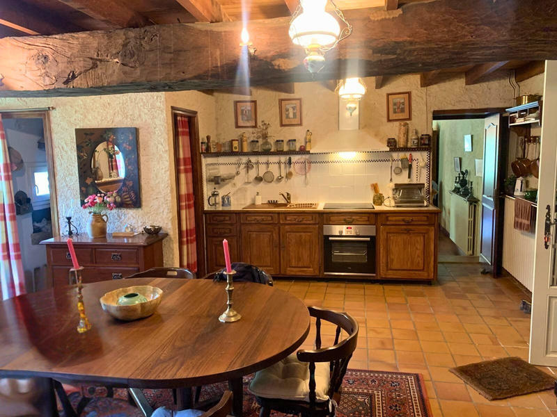 Maison traditionnelle - 184 m² - 6 pièces