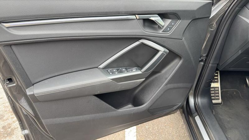 Audi Q3 II 2.0 Tdi 150 s-Tronic7 s line