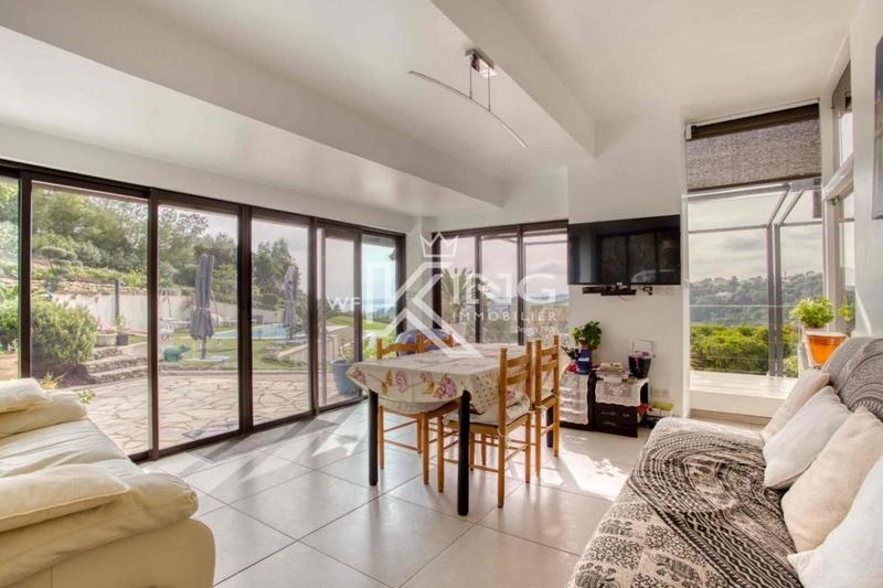 Villa - 185 m² - 6 pièces