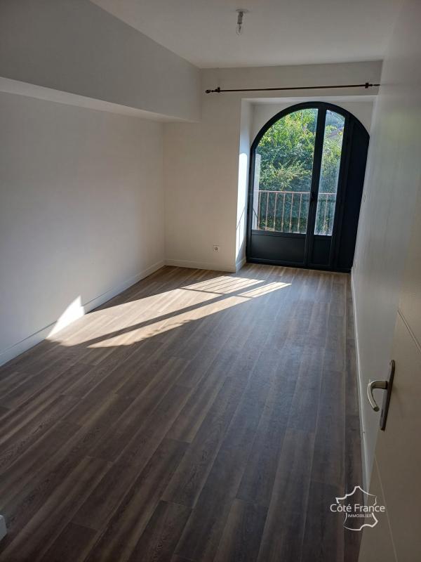 Maison en pierre - 151 m² - 7 pièces