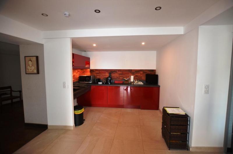 Maison chambre d'hôtes - 572 m² - 15 pièces