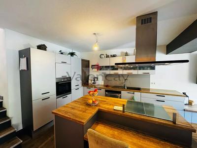 Maison jumelée - 101 m² - 5 pièces