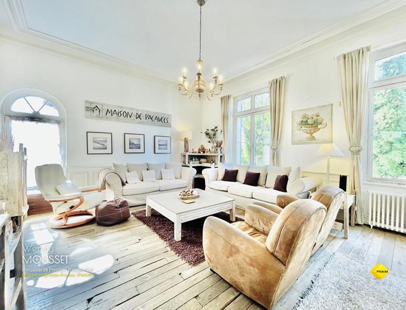 Villa - 398 m² - 16 pièces