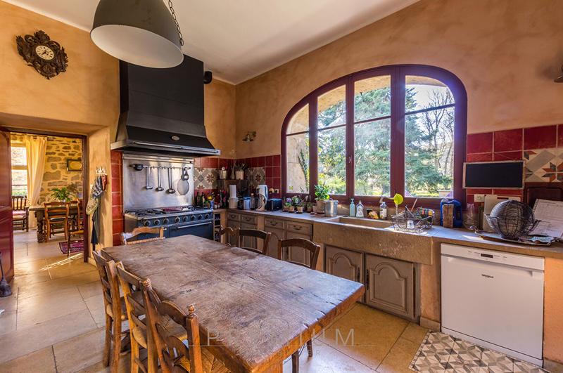 Demeure - 890 m² - 27 pièces