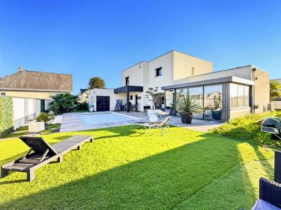 Maison - 168 m² - 7 pièces