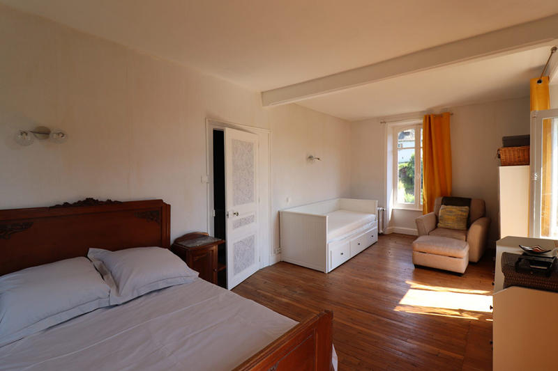 Maison - 156 m² - 8 pièces