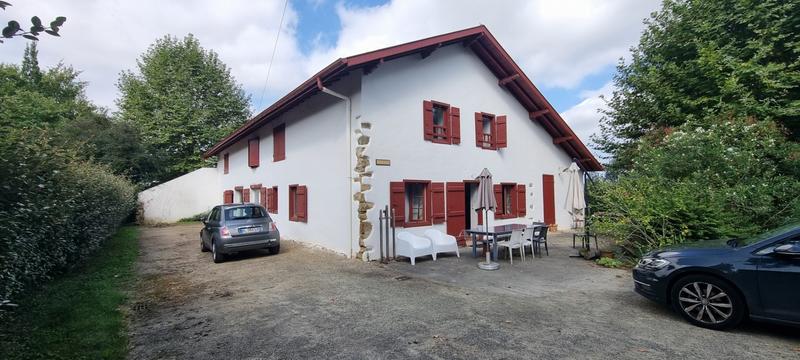 Maison - 248 m² - 8 pièces