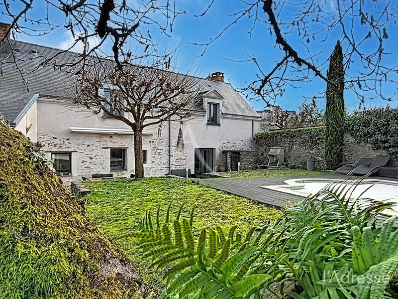 Maison - 205 m² - 7 pièces