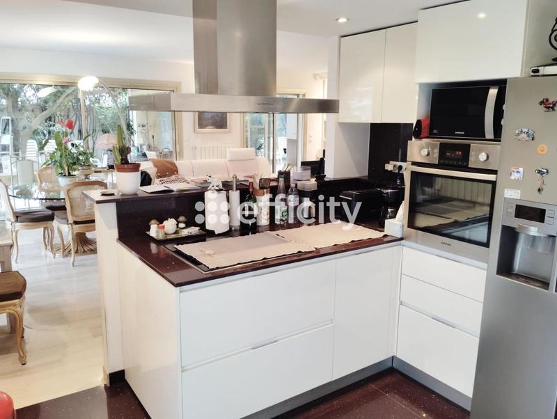 Appartement - 98 m² - 3 pièces