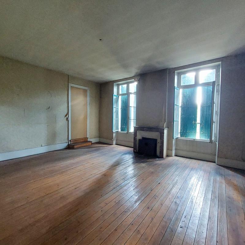 Maison traditionnelle - 115 m² - 10 pièces