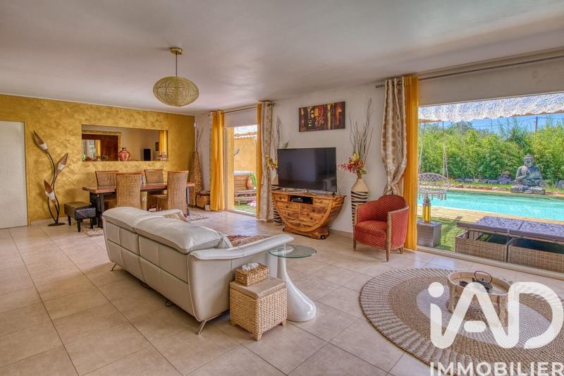 Maison - 240 m² - 8 pièces