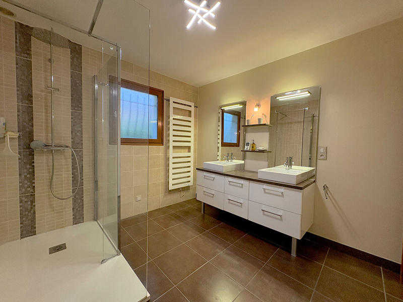 Maison - 170 m² - 8 pièces