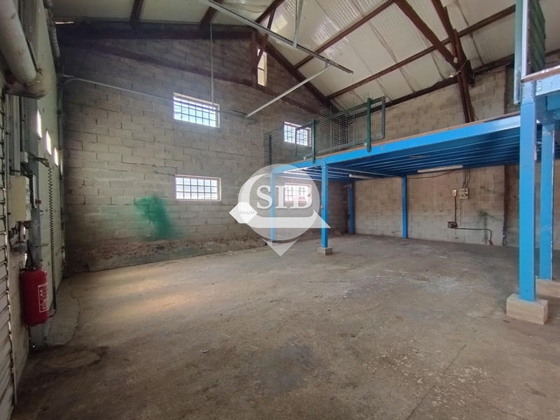 Local commercial - 200 m²