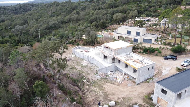 Villa - 240 m² - 6 pièces