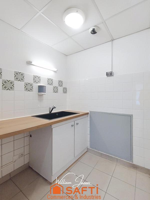 Local commercial - 65 m² - 4 pièces