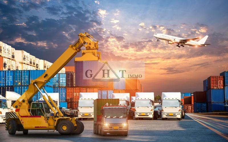 Entrepôt - 25 000 m²