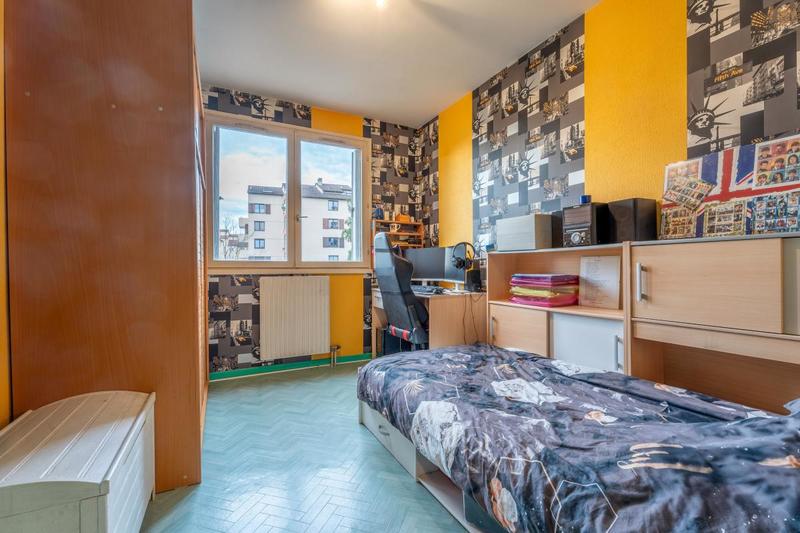 Appartement - 97 m² - 5 pièces