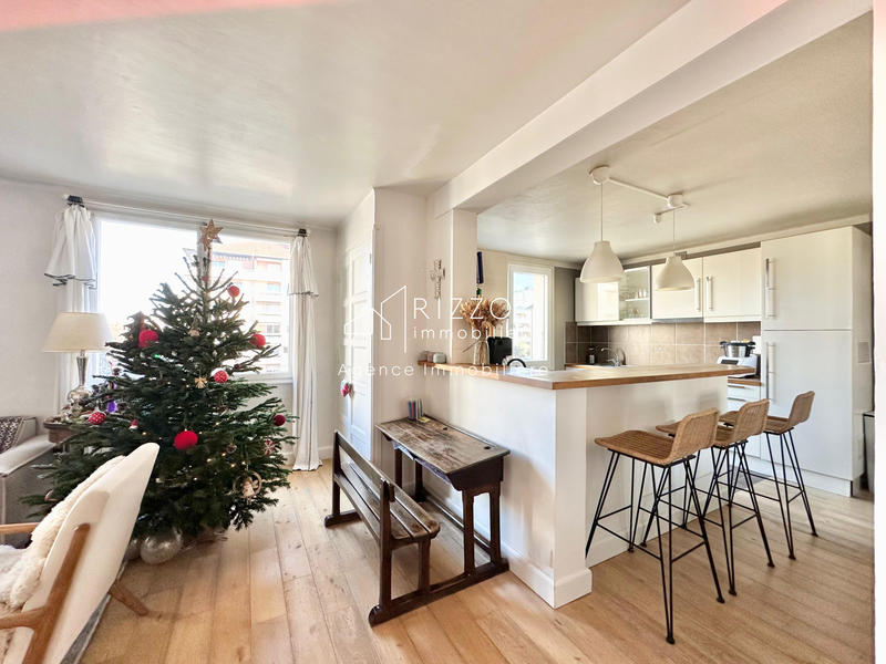 Appartement - 133 m² - 6 pièces