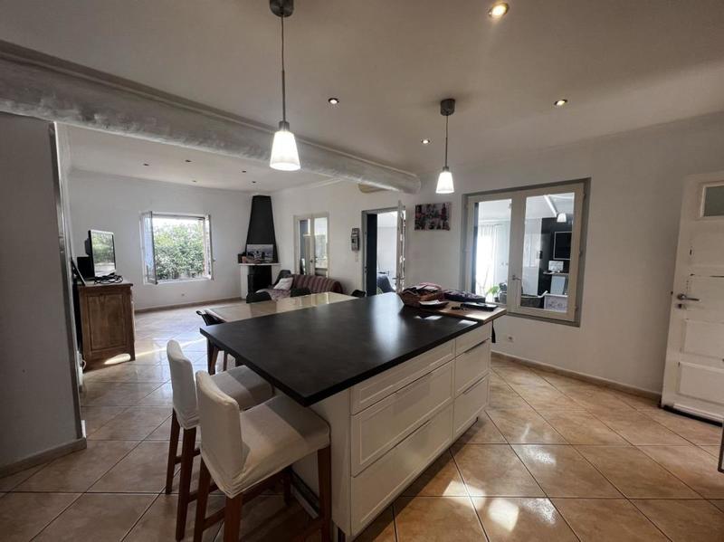 Villa - 100 m² - 5 pièces