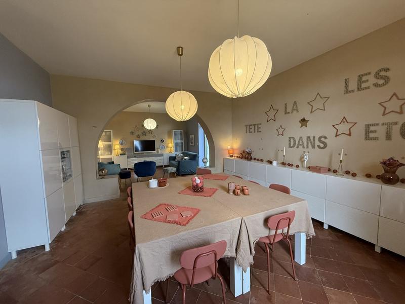 Maison - 397 m² - 14 pièces