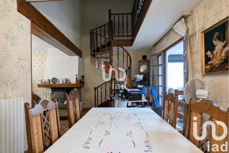 Maison - 207 m² - 7 pièces