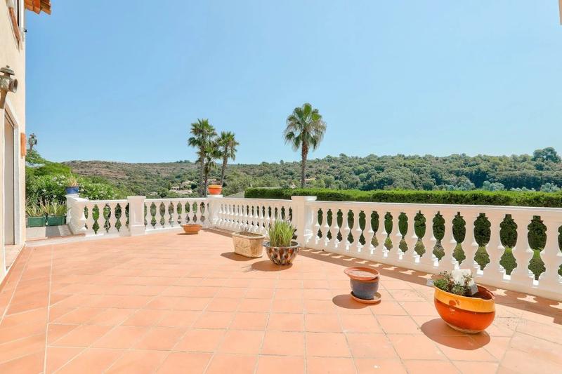 Maison - 308 m² - 10 pièces