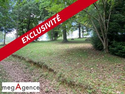 Terrain constructible - 2 384 m²