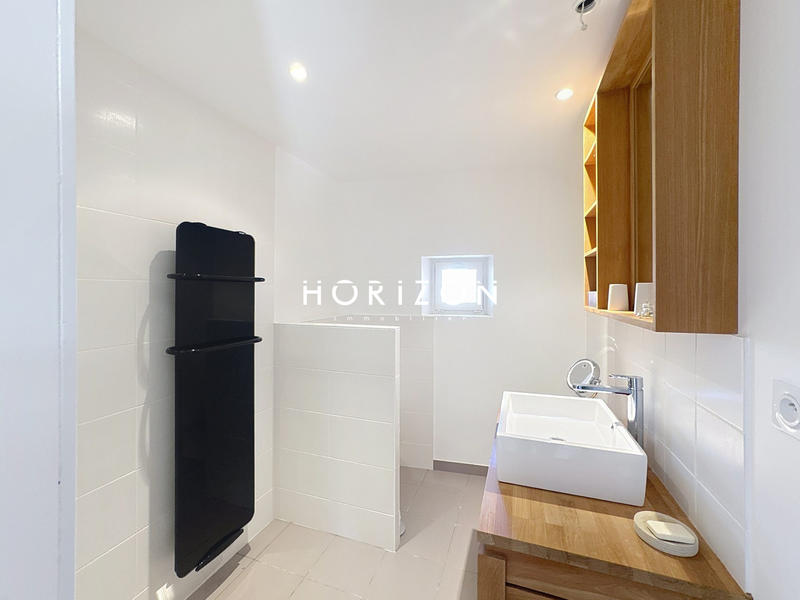 Maison ancienne - 167 m² - 8 pièces