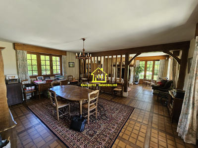 Maison - 261 m² - 7 pièces