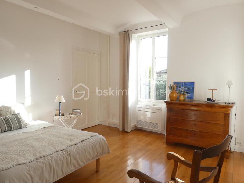 Mas - 260 m² - 10 pièces