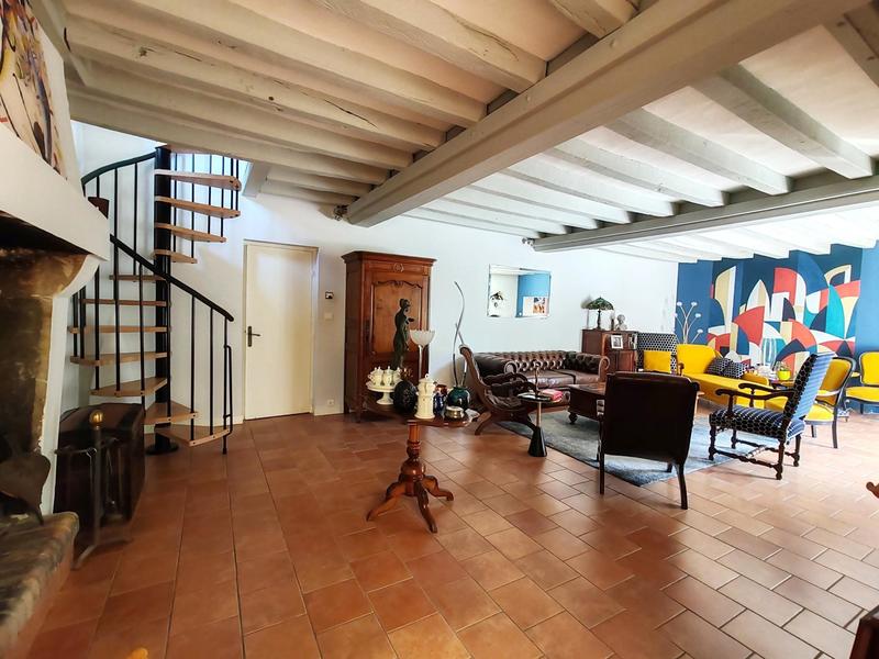 Maison - 264 m² - 8 pièces