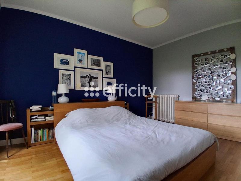 Maison - 208 m² - 10 pièces